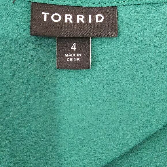 TORRID Green Pin Tucked V-Neck Long Sleeve Button Down Shirt Plus Size 4 4X - Picture 8 of 10